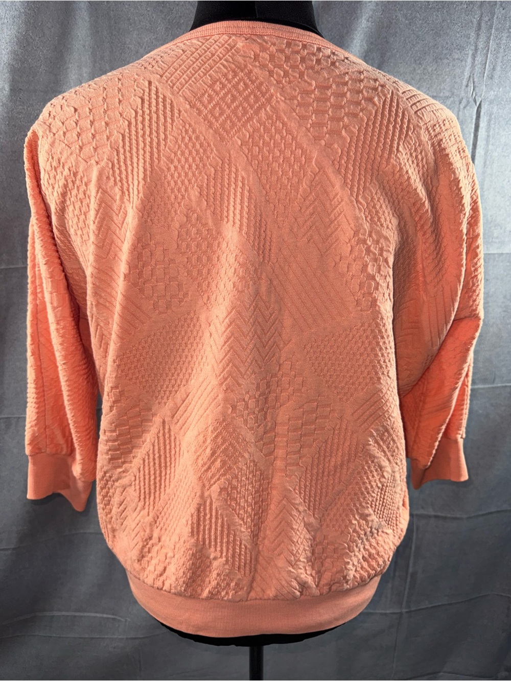 3013-Vicki Wayne Vintage Women's Peach Textured Crewneck Sweater - Picture 2 of 3
